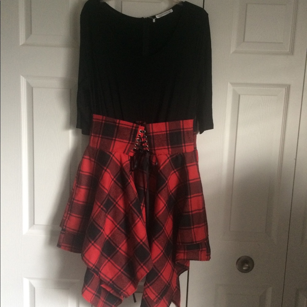 SUPER CUTE HANDKERCHIEF HEM DRESS